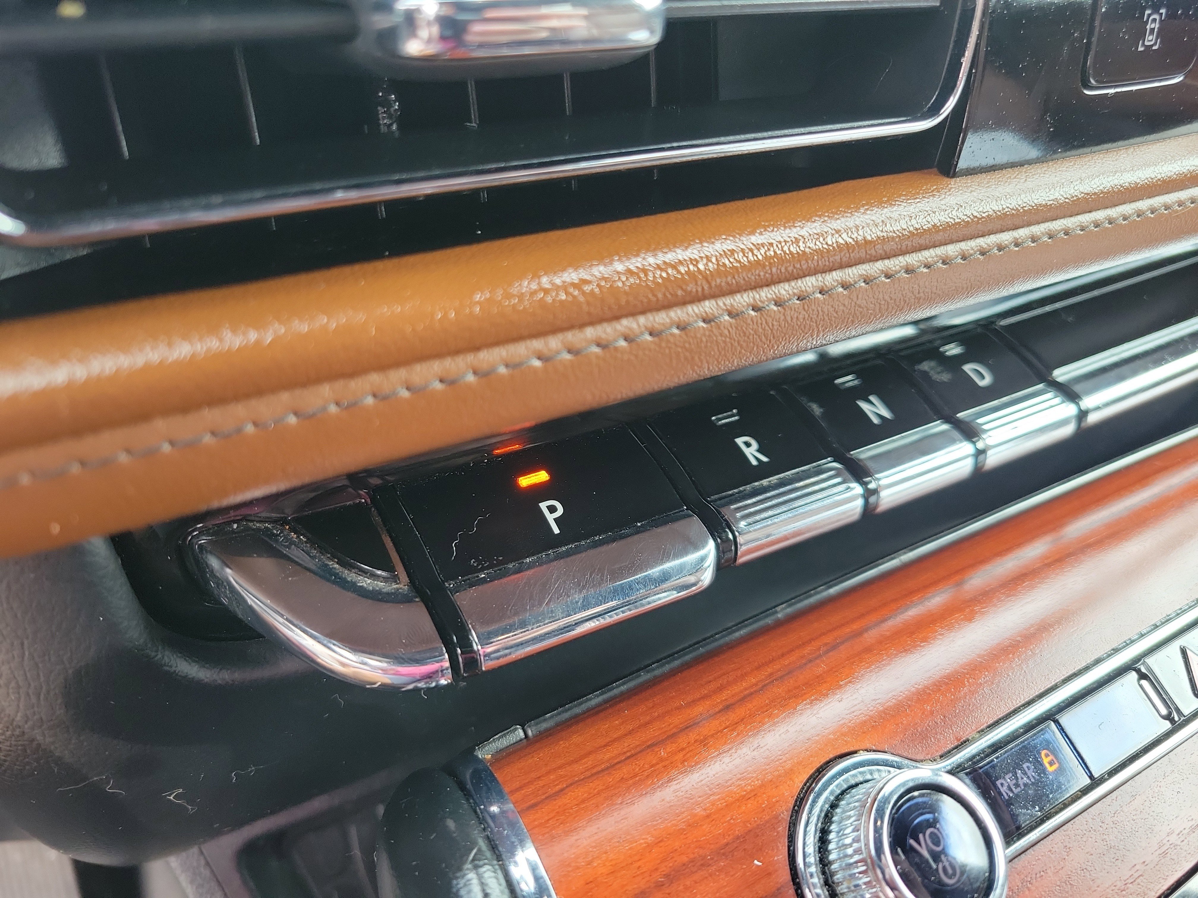 Used 2023 Lincoln Aviator Reserve w/ Equipment Group 201A image 15