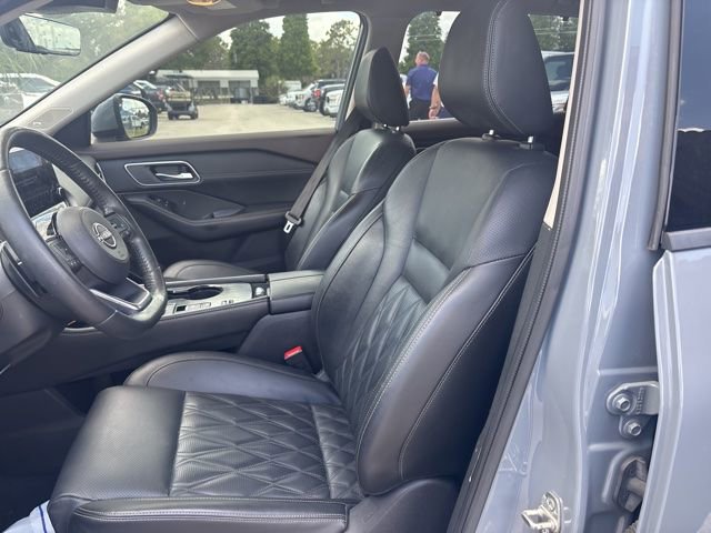 Used 2022 Nissan Rogue Platinum w/ Head-Up Display Package FWD image 9