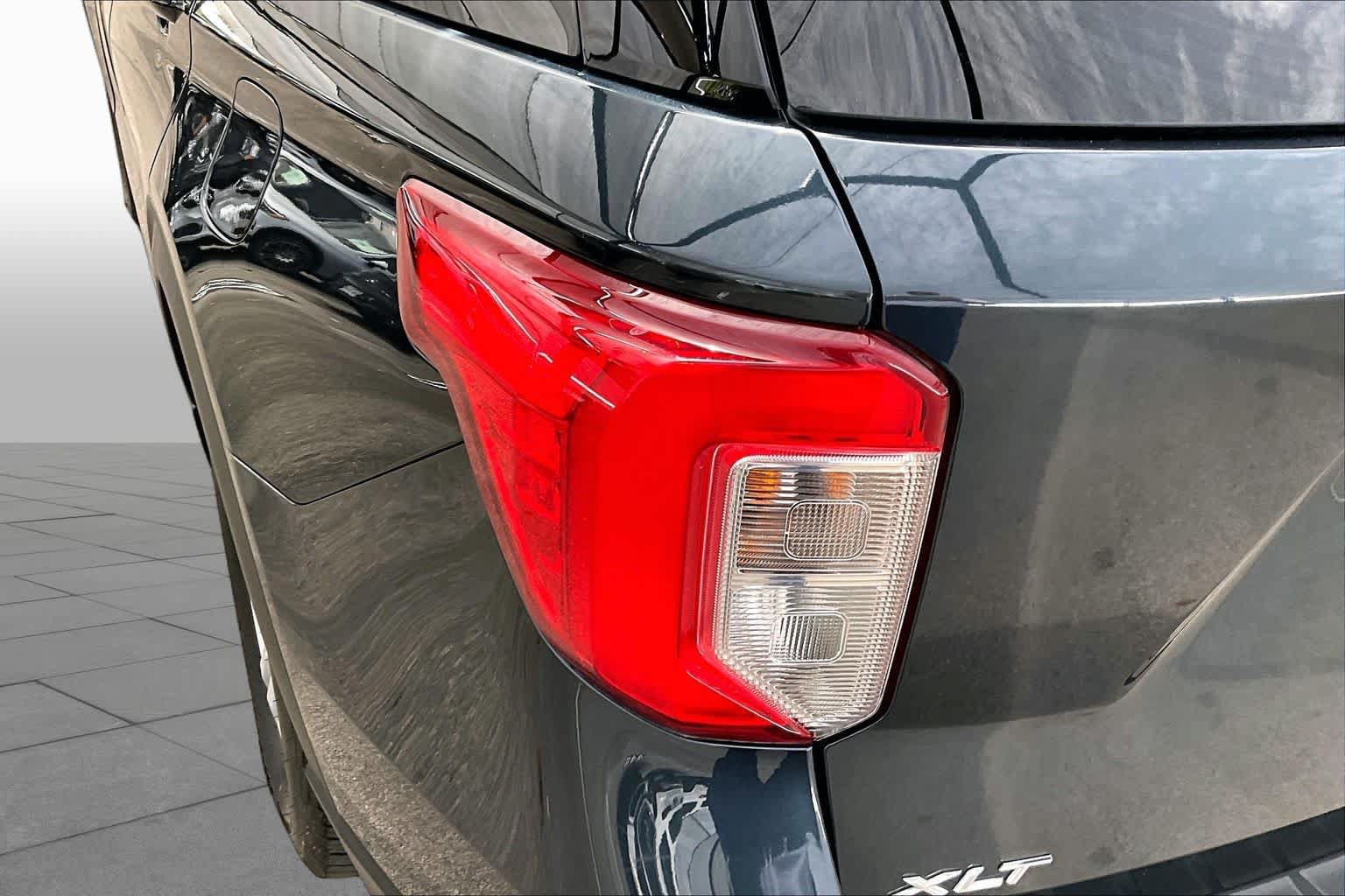 Used 2023 Ford Explorer XLT RWD image 27