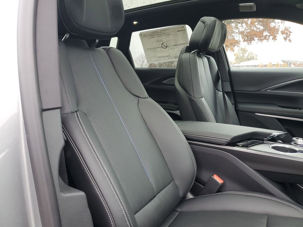 New 2026 Cadillac Lyriq Premium Sport image 30