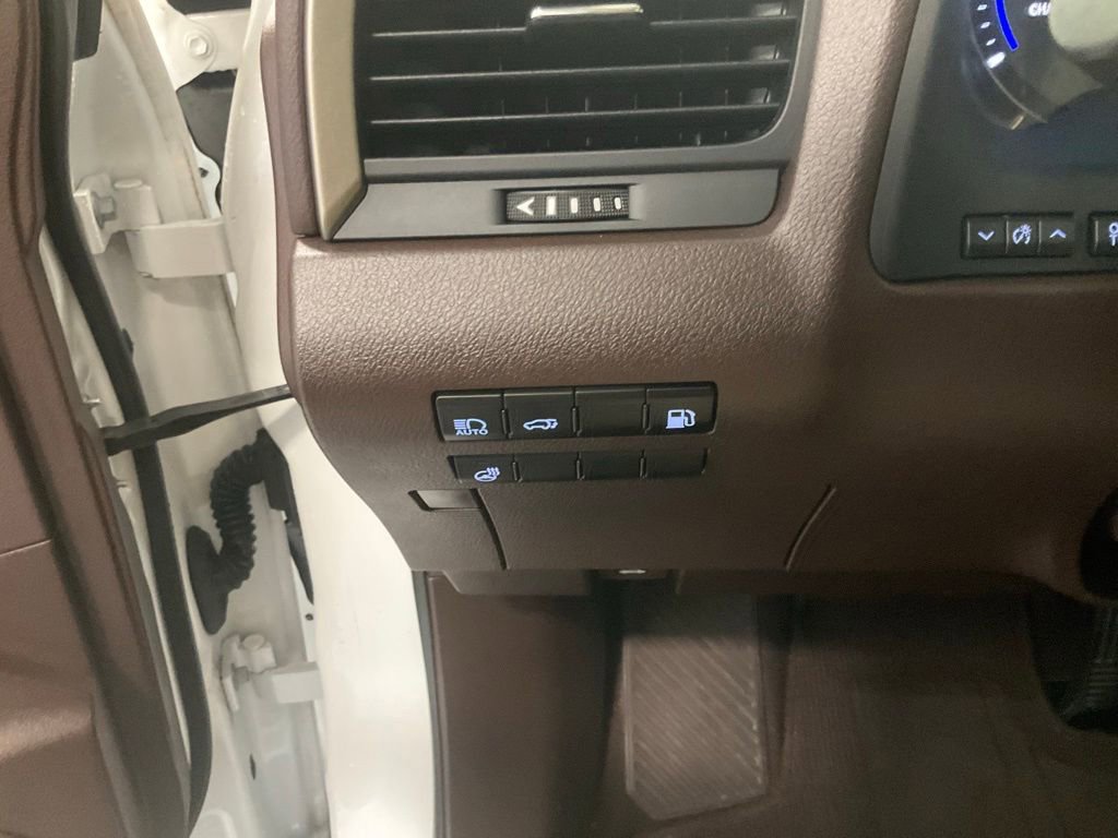 Used 2020 Lexus RX 450h AWD w/ Premium Package image 16