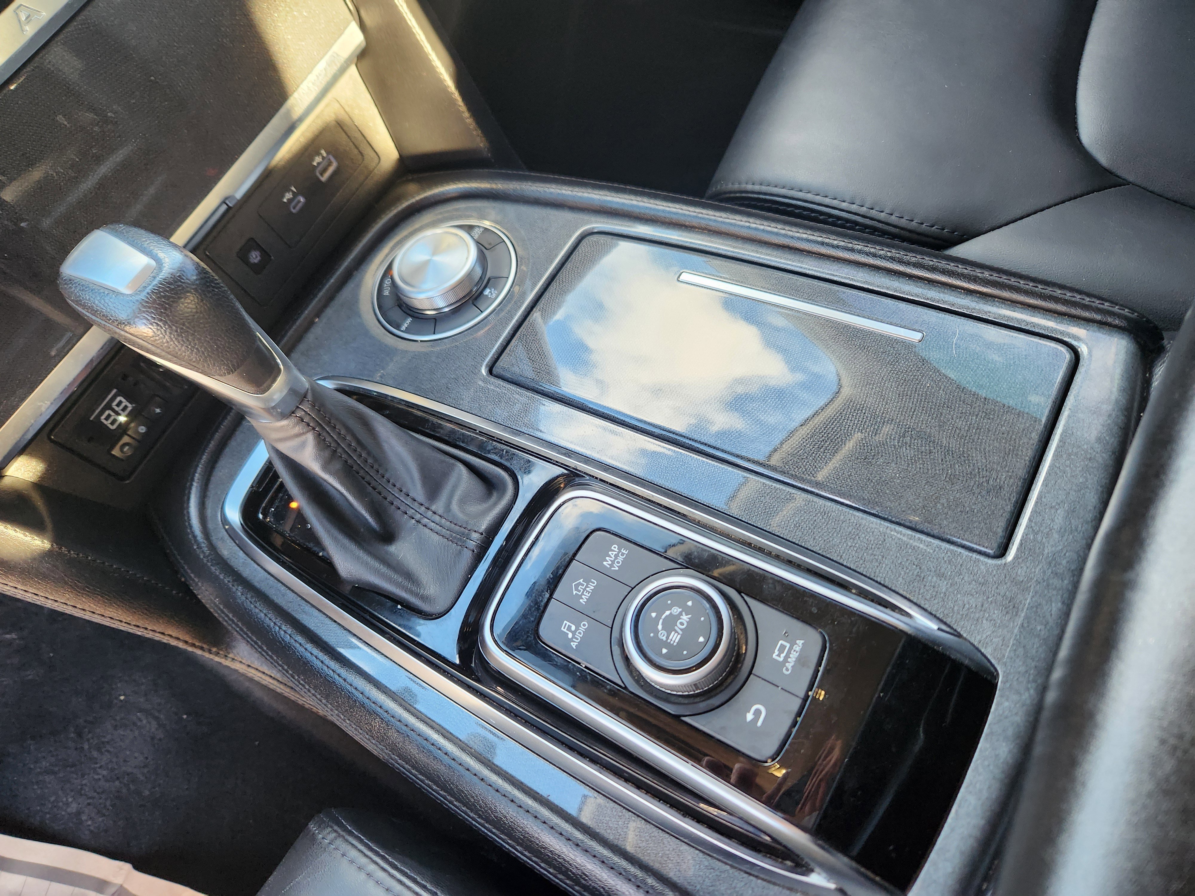 Used 2023 Nissan Armada SV image 17