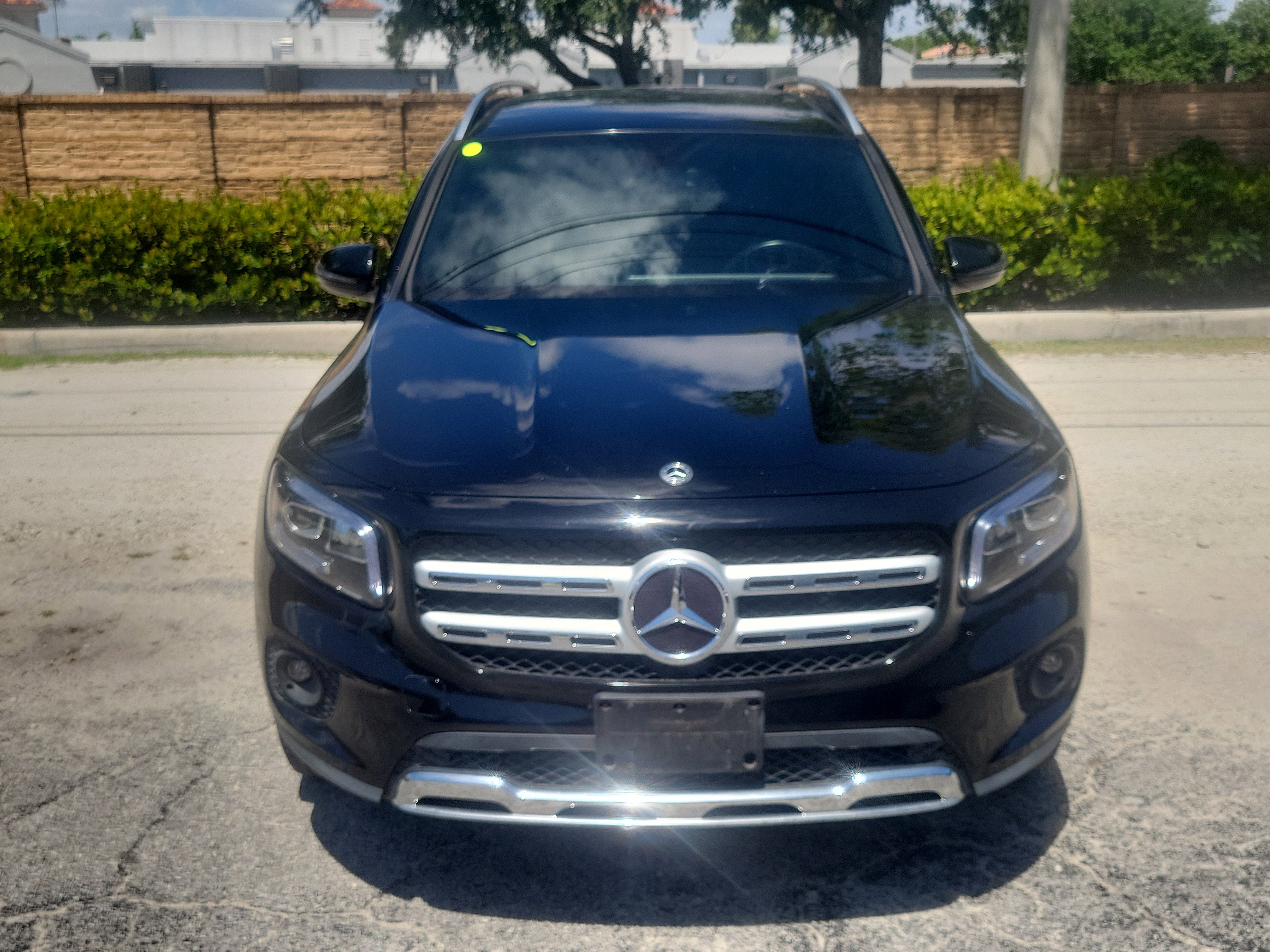 Used 2021 Mercedes-Benz GLB 250 image 2