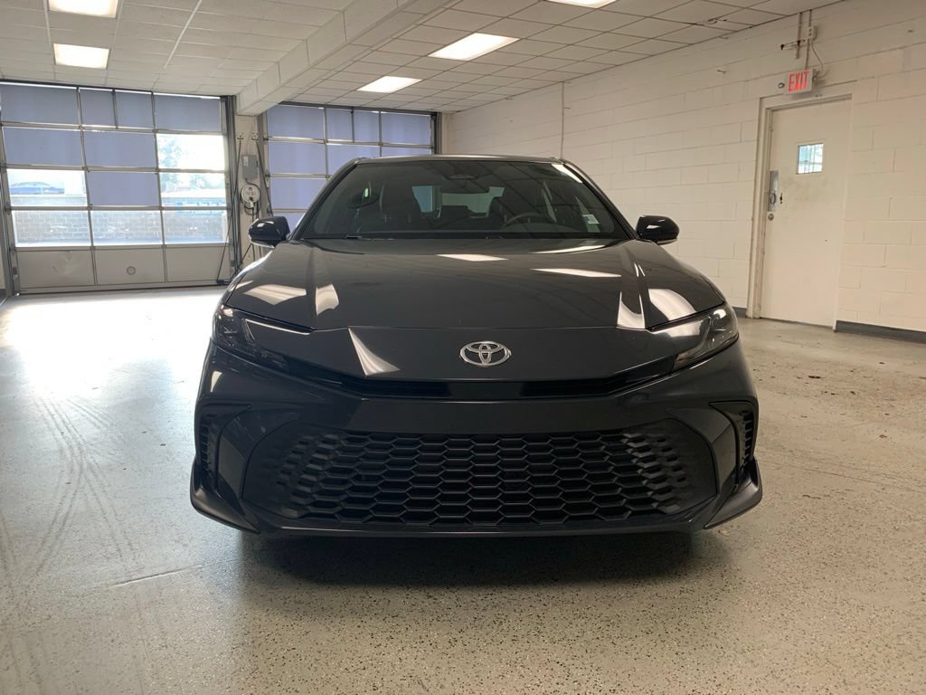 Used 2025 Toyota Camry SE FWD image 2