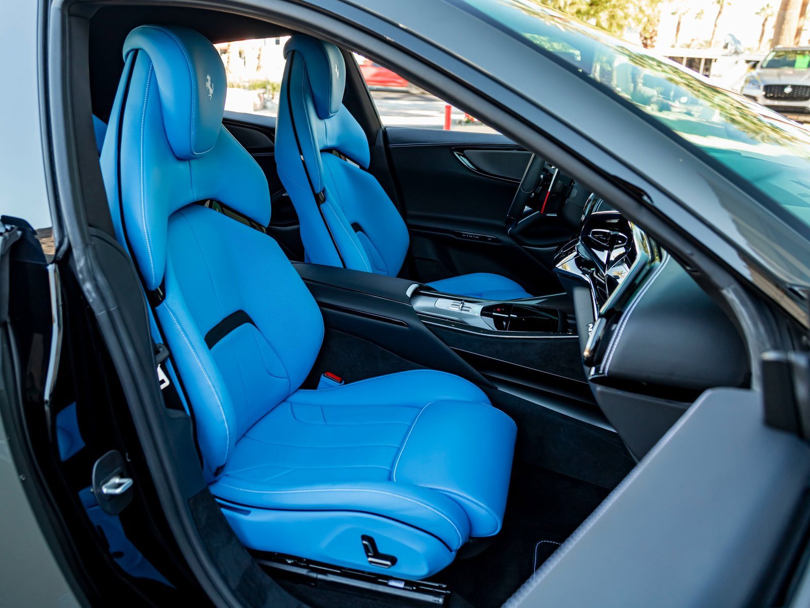 Used 2025 Ferrari Purosangue image 27