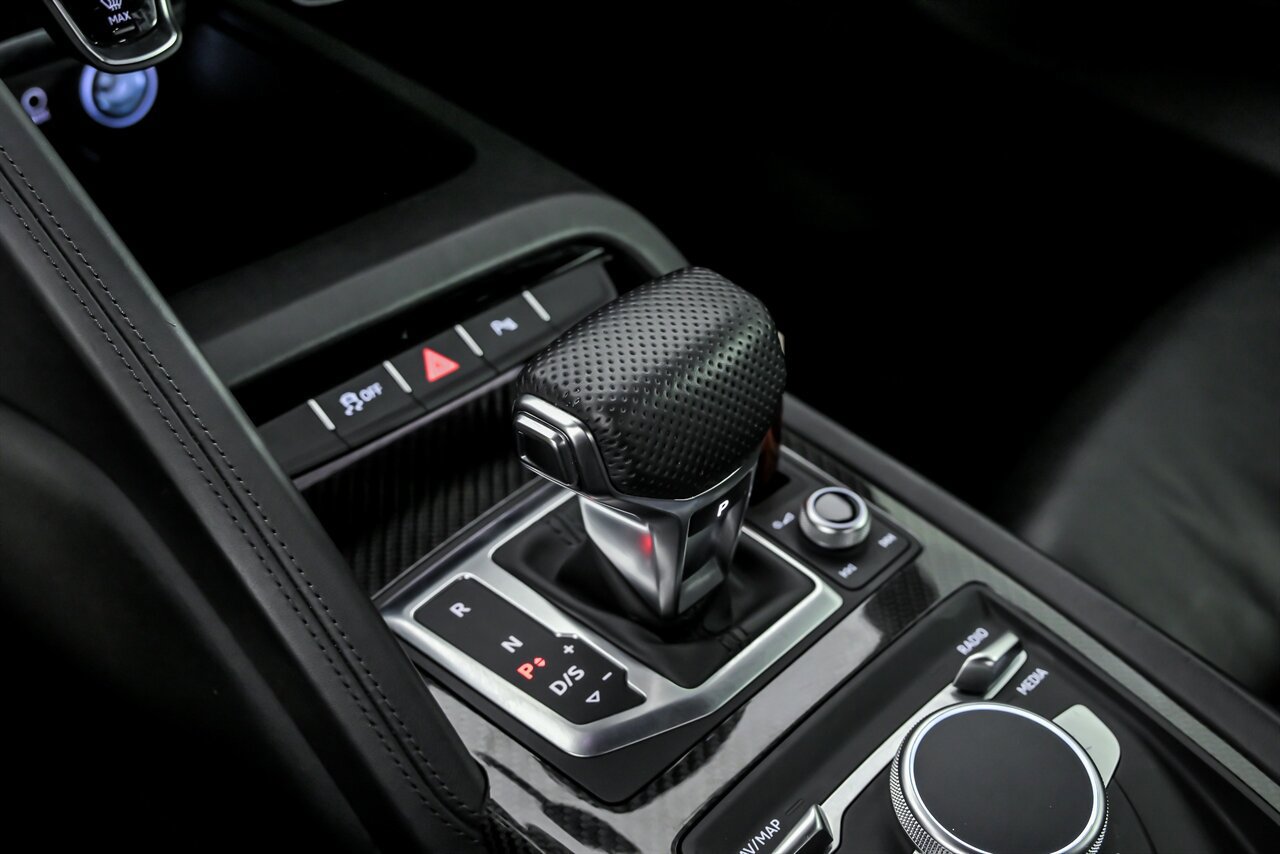 Used 2020 Audi R8 V10 w/ Carbon Exterior Package image 36