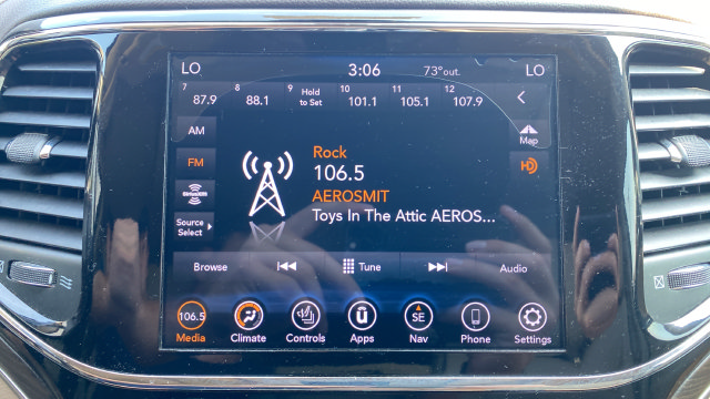 Used 2020 Jeep Grand Cherokee Overland AWD/4WD image 37