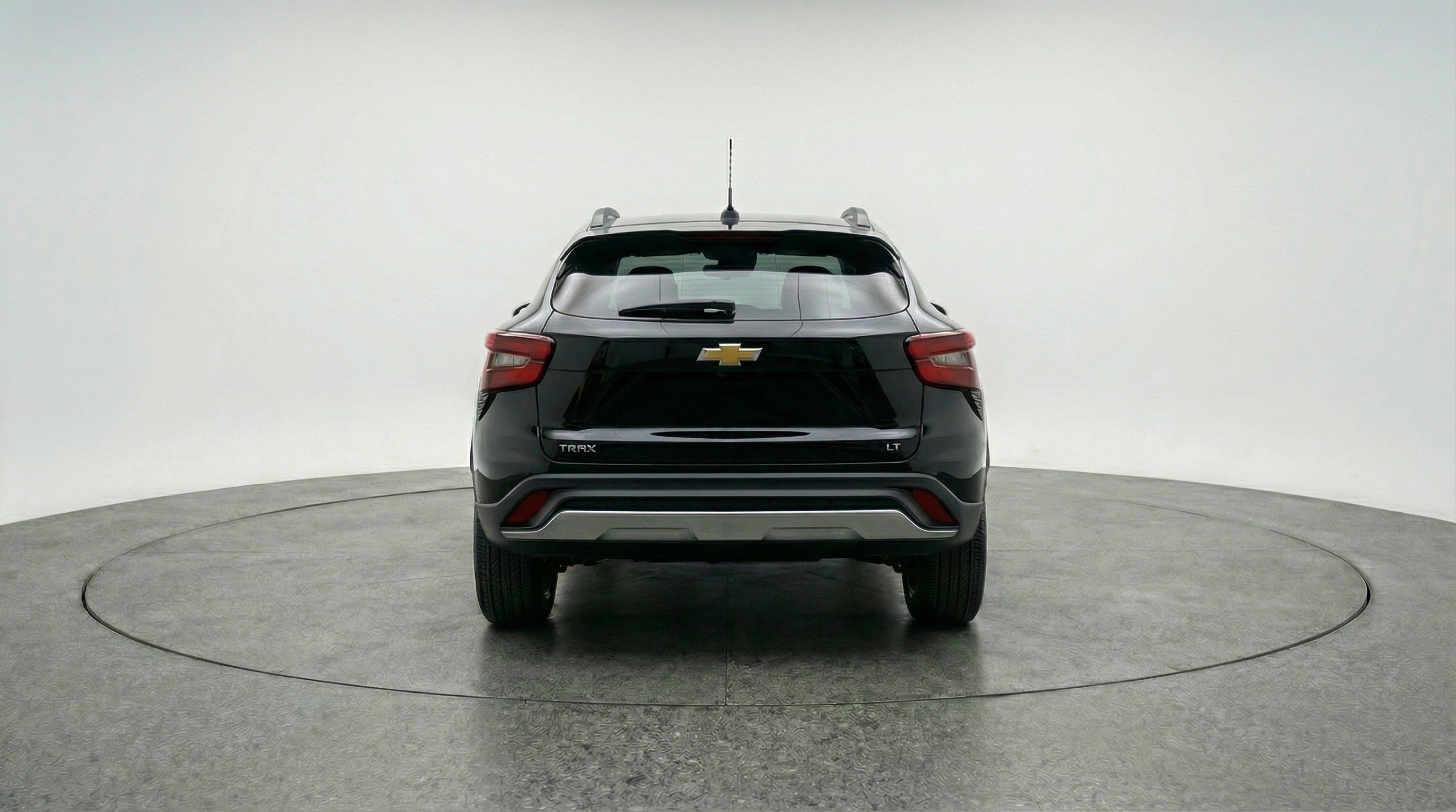 Used 2025 Chevrolet Trax LT FWD image 7