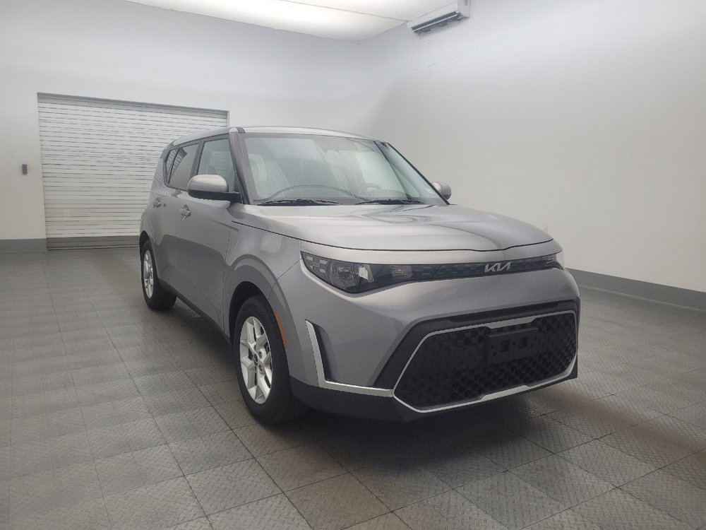 Used 2025 Kia Soul LX w/ LX Technology Package FWD image 13