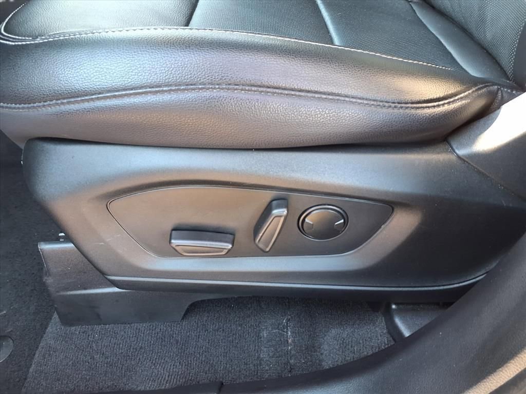 Used 2022 Ford Explorer Limited w/ Equipment Group 301A image 24