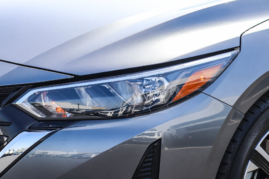 Used 2025 Nissan Sentra SV w/ All-Weather Package FWD image 8