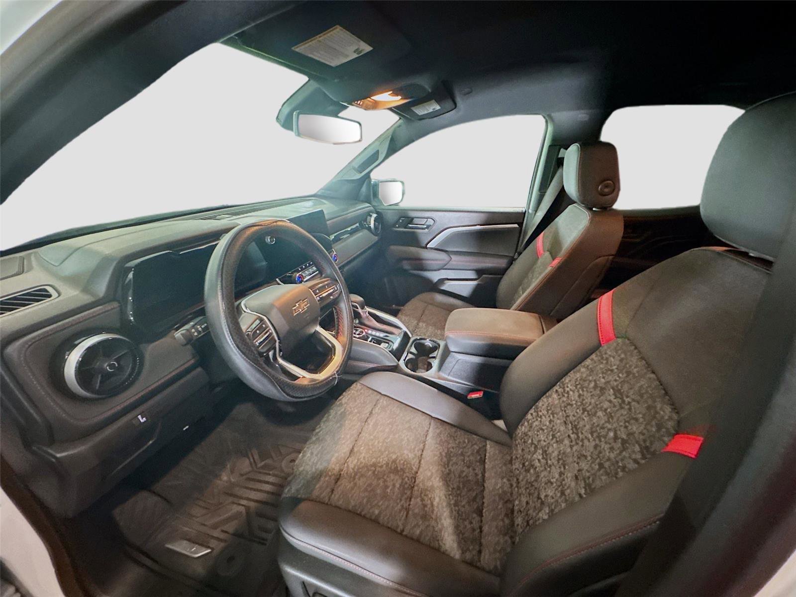 Used 2023 Chevrolet Colorado Z71 w/ Z71 Convenience Package 2 image 11