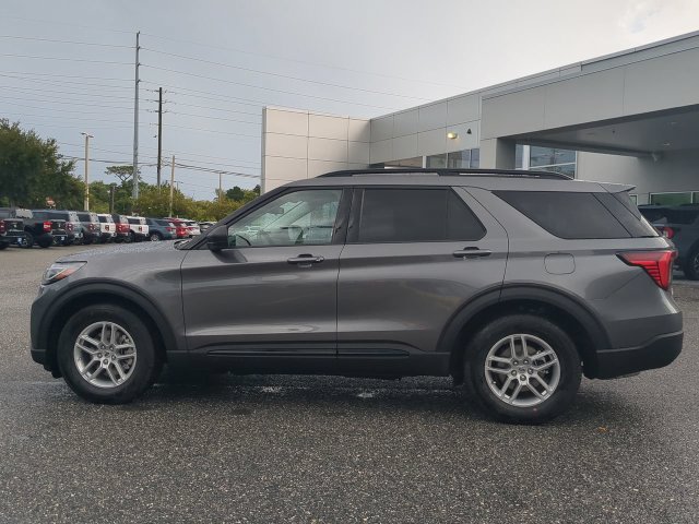 New 2026 Ford Explorer Active RWD image 8