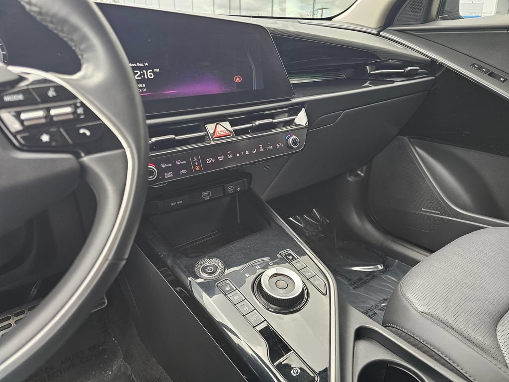 Used 2023 Kia Niro Wave w/ Wave Preserve Package FWD image 31