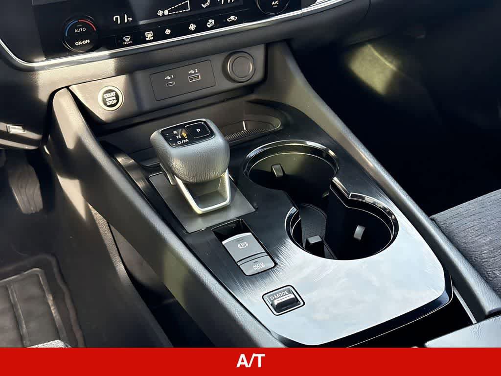 Used 2023 Nissan Rogue SV FWD image 17