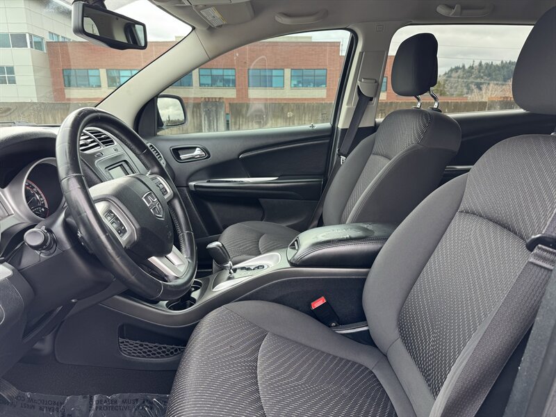 Used 2017 Dodge Journey Crossroad FWD image 11