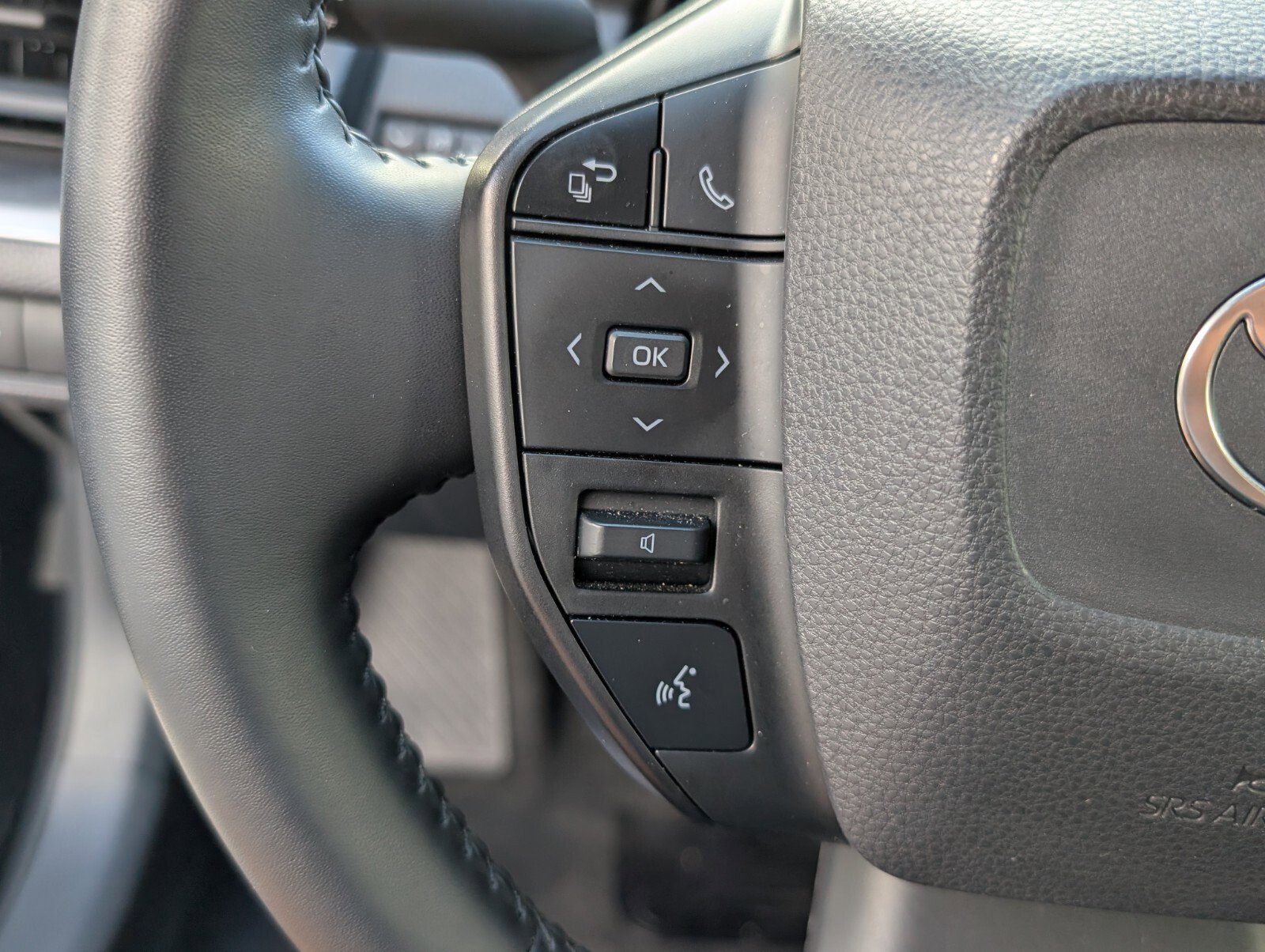 Used 2024 Toyota Prius LE image 29