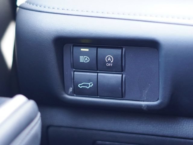 Used 2023 Toyota Highlander XLE FWD image 21