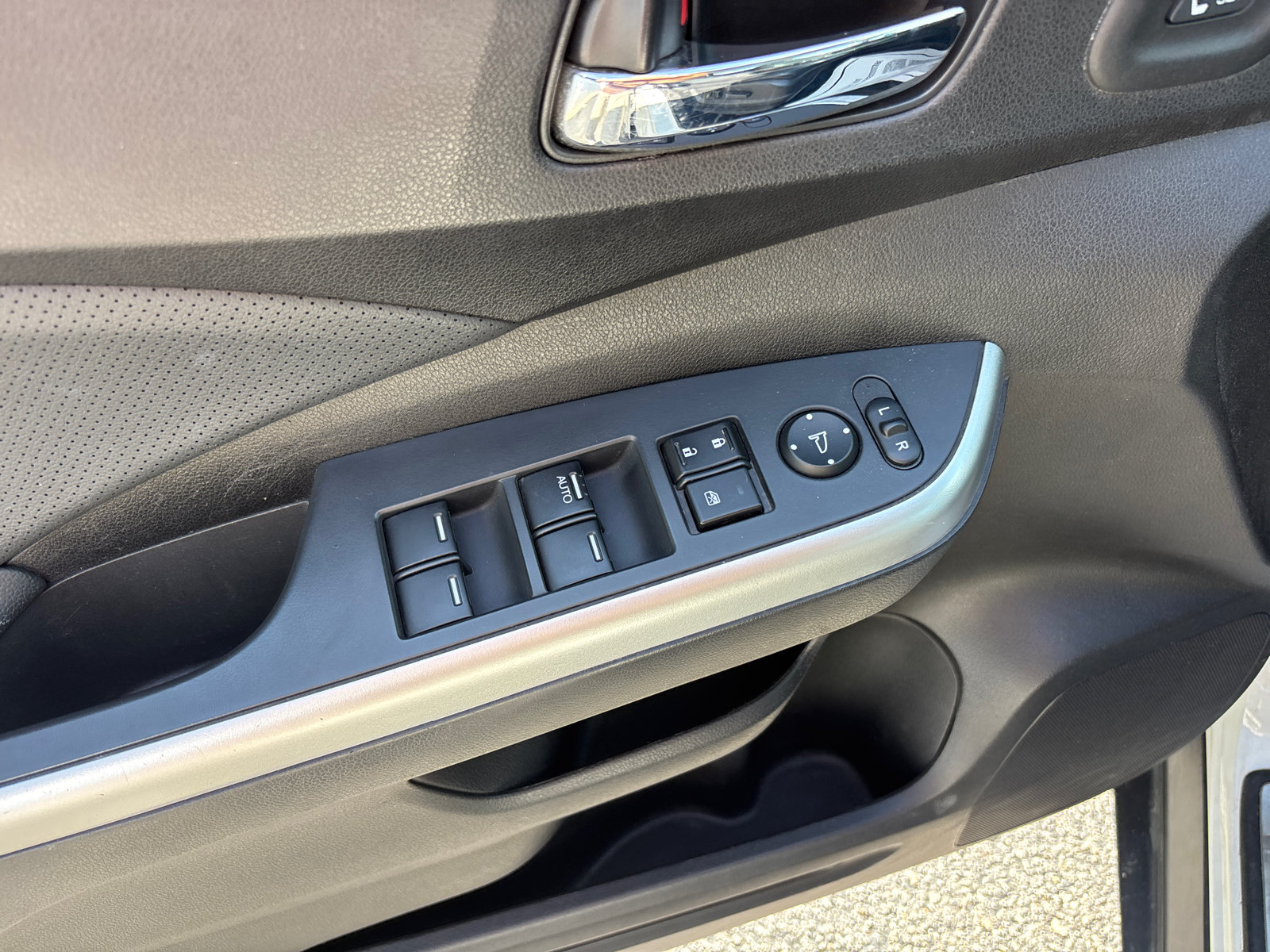 Used 2015 Honda CR-V Touring image 13