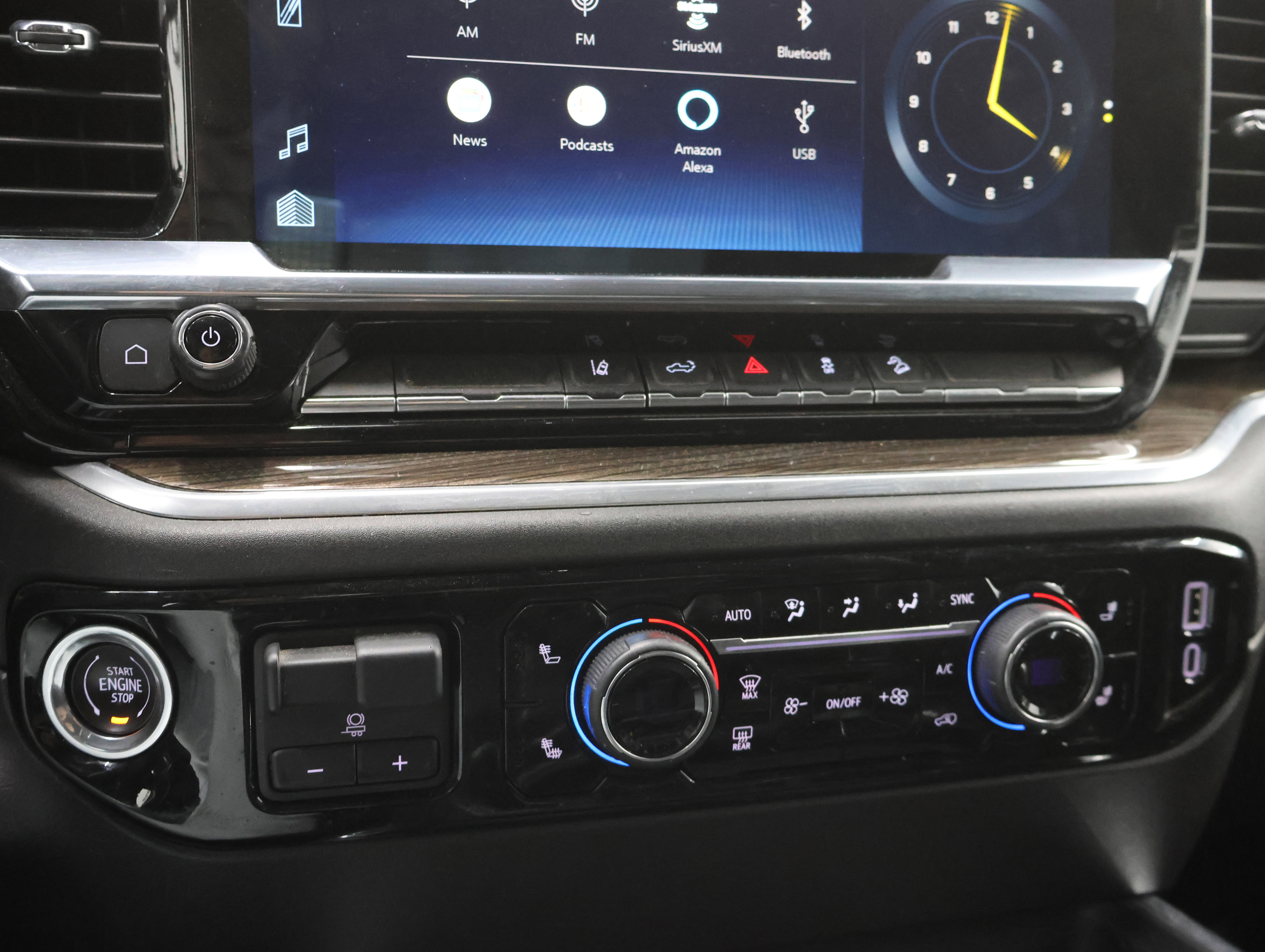 Used 2024 Chevrolet Silverado 2500 LT image 44