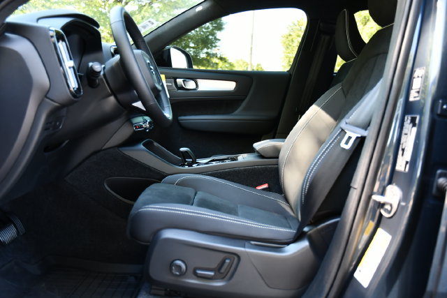 New 2026 Volvo XC40 B5 Ultra w/ Protection Package Premier AWD/4WD image 13