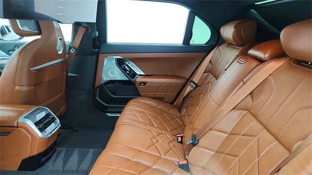 Used 2023 BMW i7 xDrive60 image 29