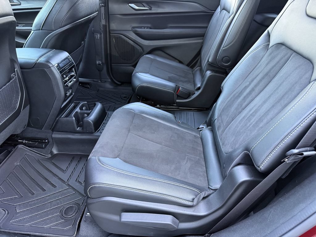 Used 2024 Jeep Grand Cherokee L Altitude AWD/4WD image 25