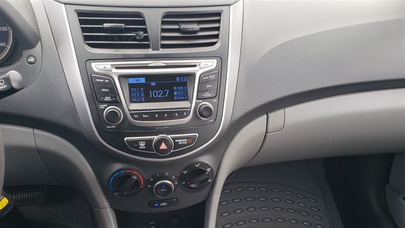 Used 2016 Hyundai Accent SE FWD image 11