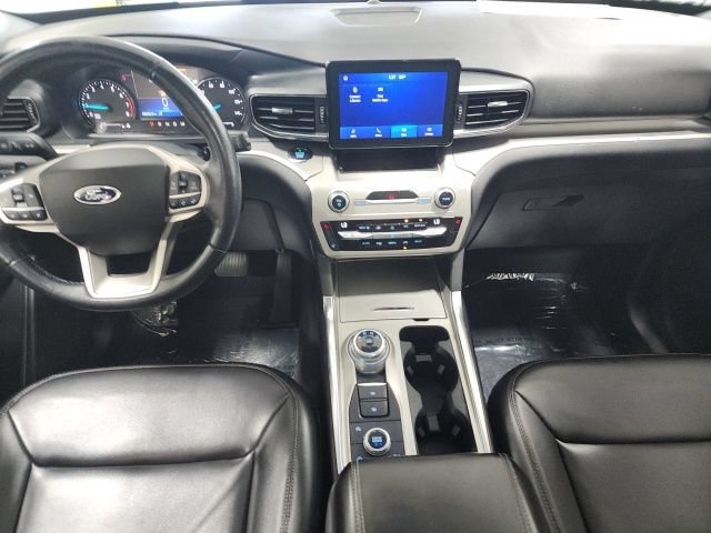 Used 2021 Ford Explorer XLT w/ Equipment Group 202A AWD/4WD image 26