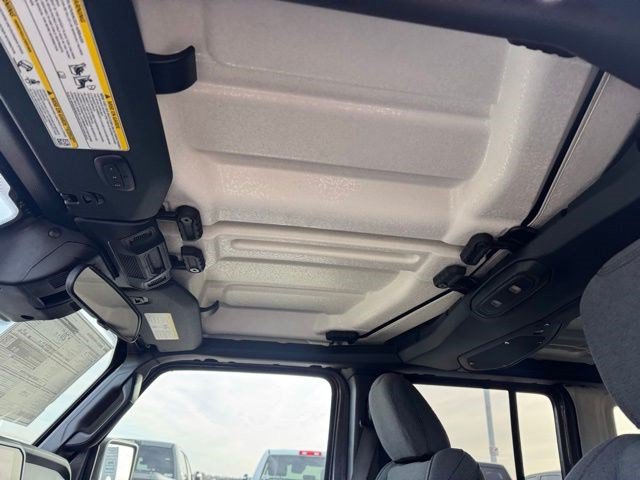 New 2026 Jeep Wrangler Unlimited Rubicon w/ Safety Group AWD/4WD image 27