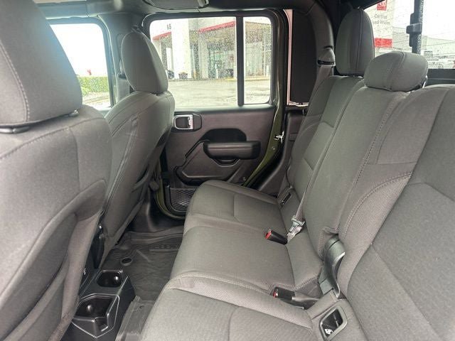 Used 2023 Jeep Gladiator Willys AWD/4WD image 15