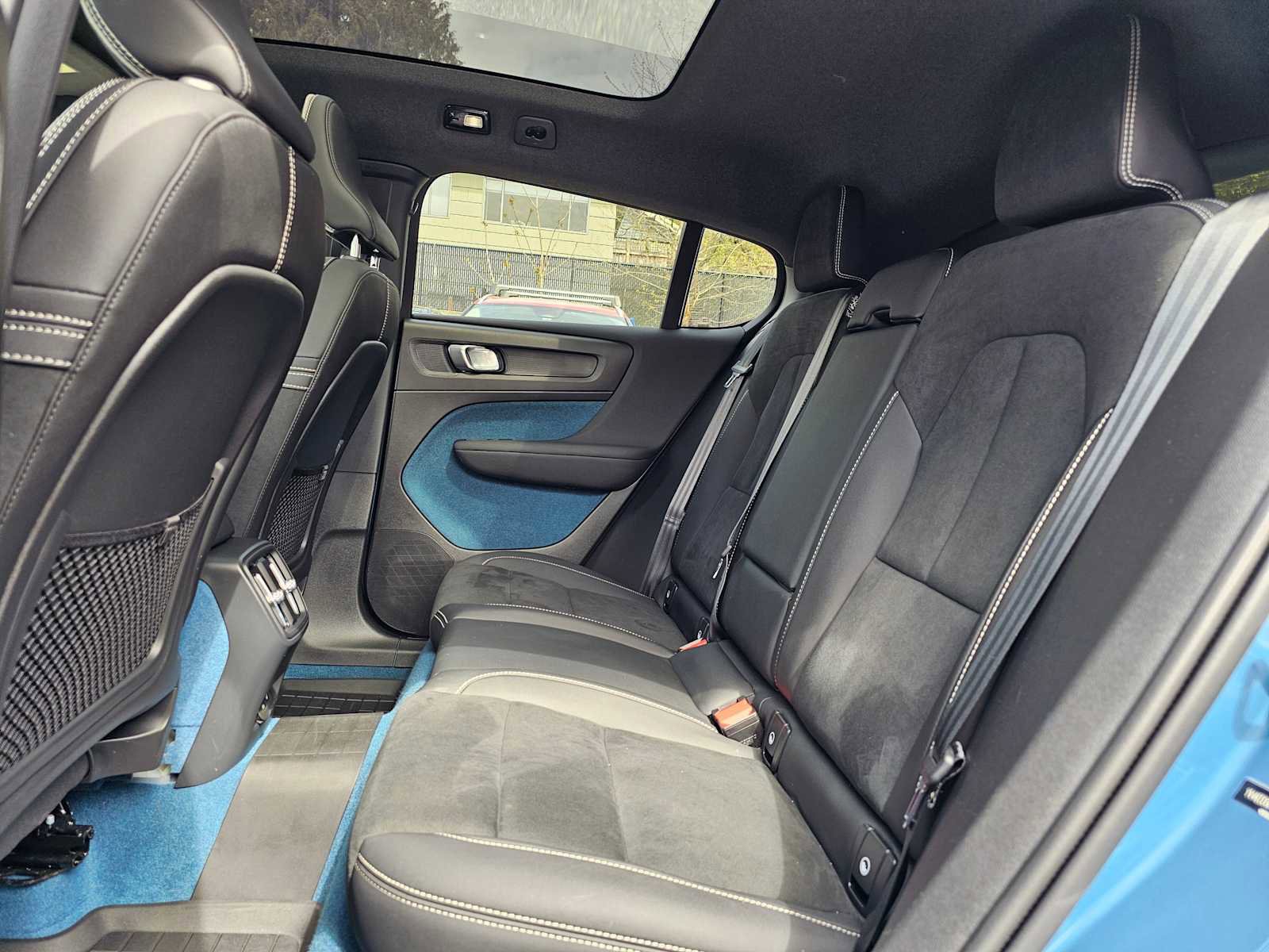Certified 2023 Volvo C40 P8 Recharge Ultimate w/ Protection Package Premier image 16