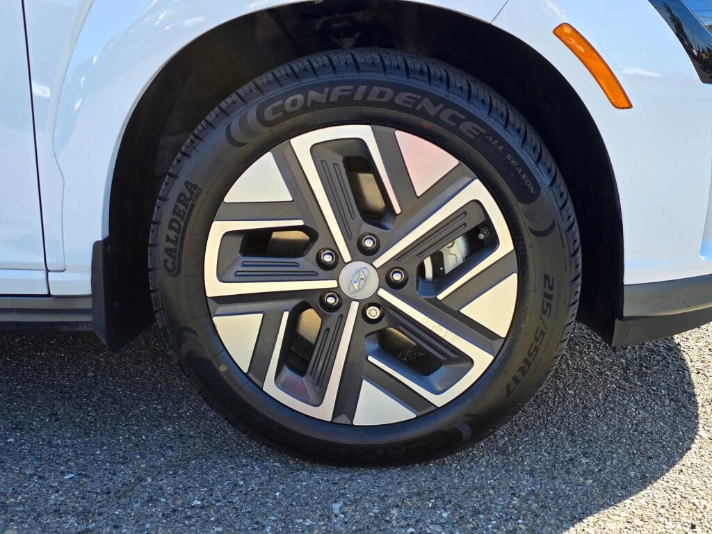 Used 2023 Hyundai Kona SE w/ Cargo Package image 9