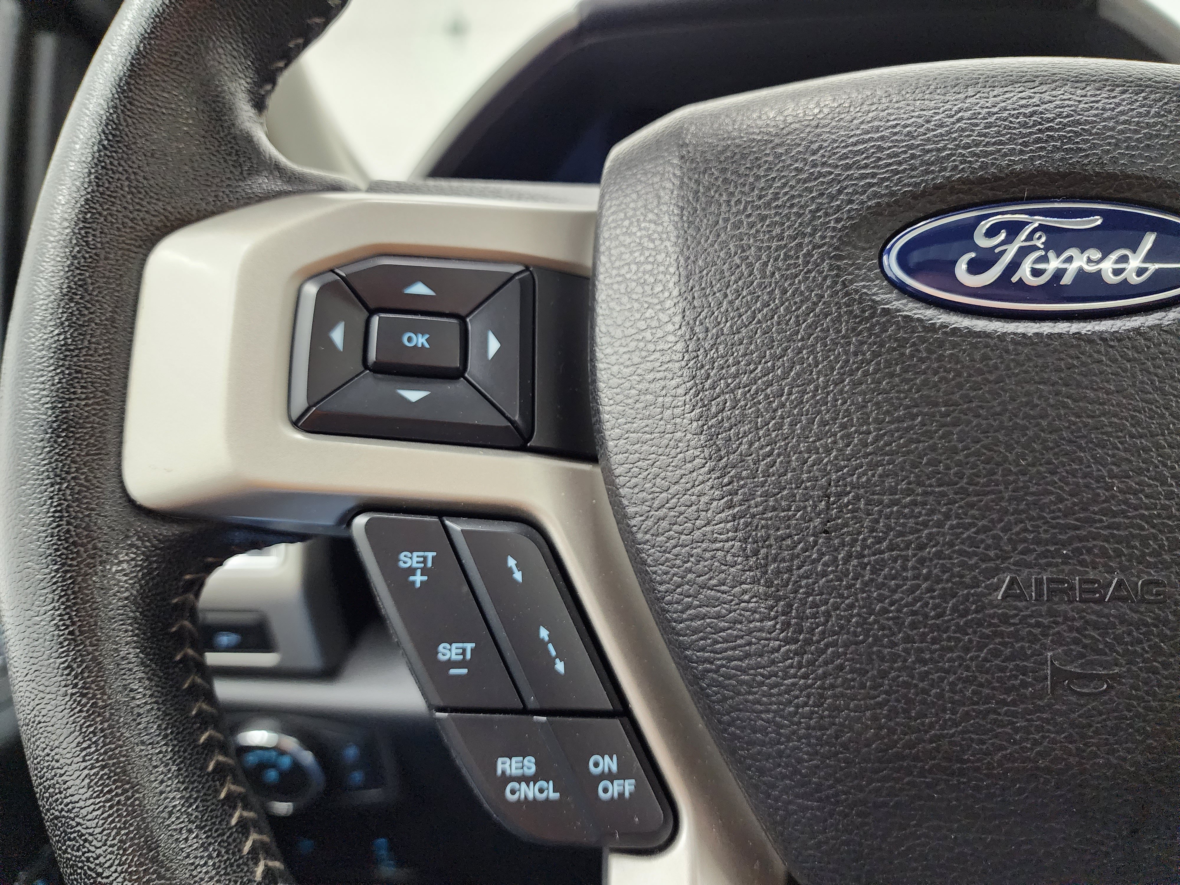 Used 2021 Ford F350 Lariat w/ Lariat Ultimate Package AWD/4WD image 16