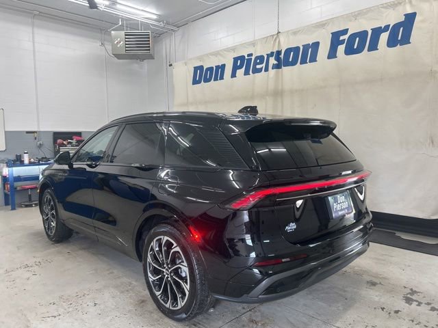 Used 2026 Lincoln Nautilus Reserve AWD/4WD image 8