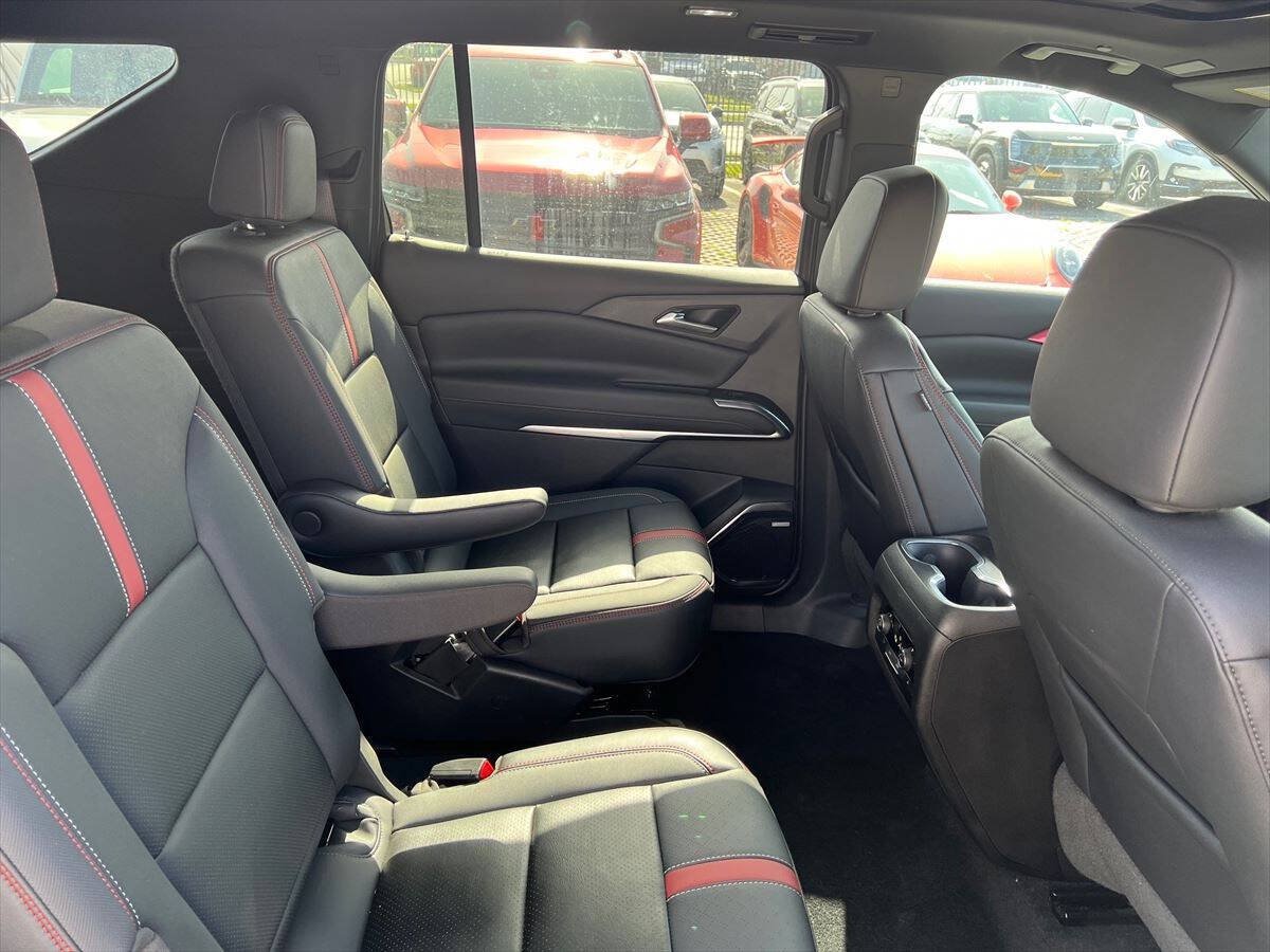 Used 2024 Chevrolet Traverse RS AWD/4WD image 9