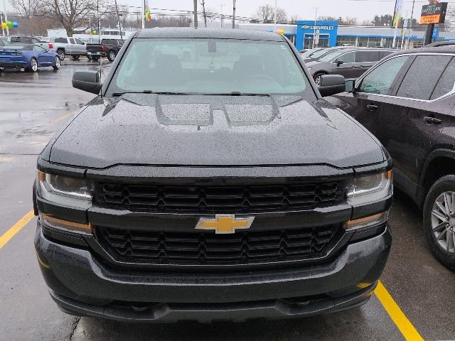 Used 2017 Chevrolet Silverado 1500 Custom w/ Custom Convenience Package image 2