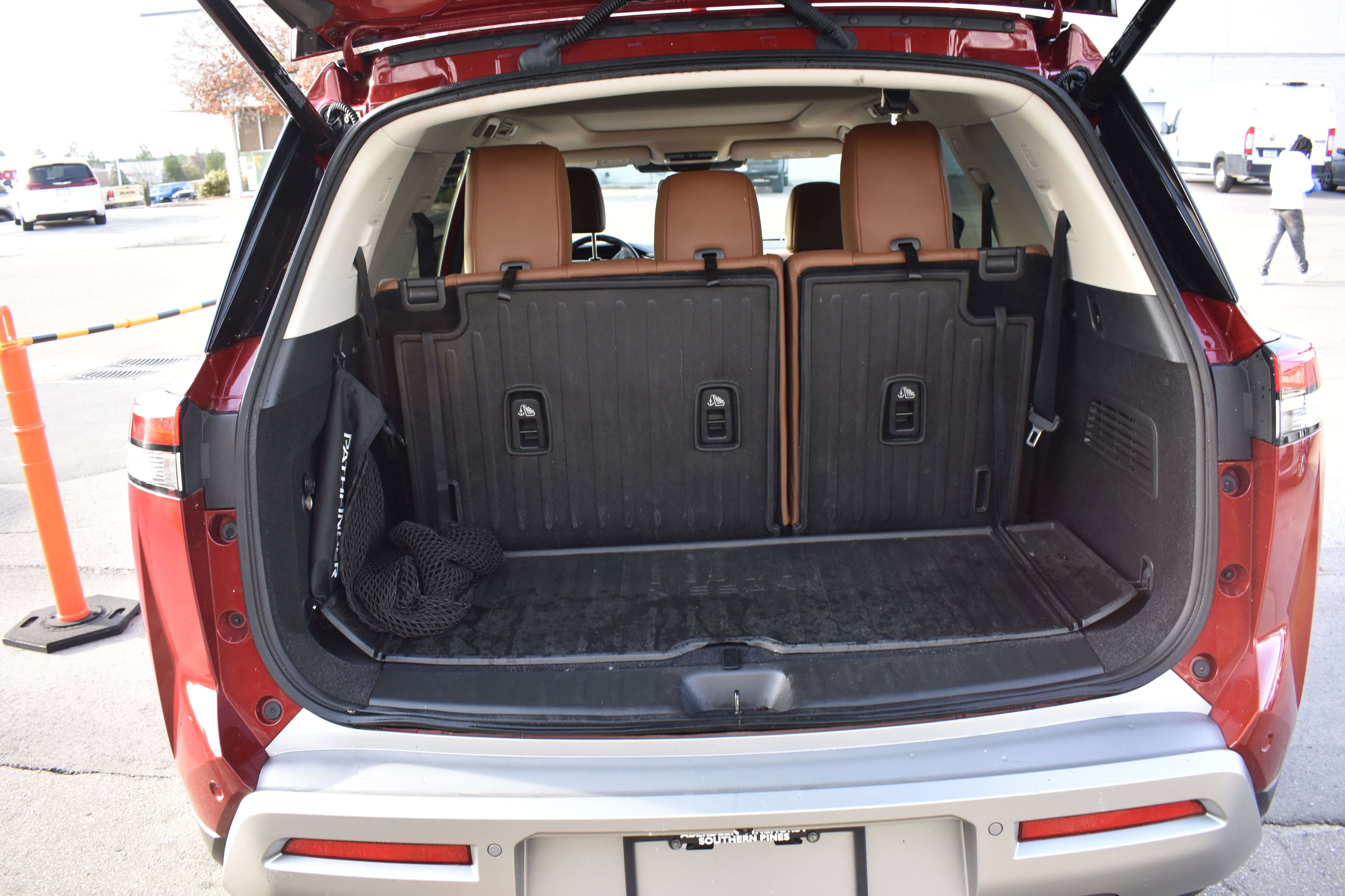 Used 2022 Nissan Pathfinder Platinum w/ Cargo Package image 38