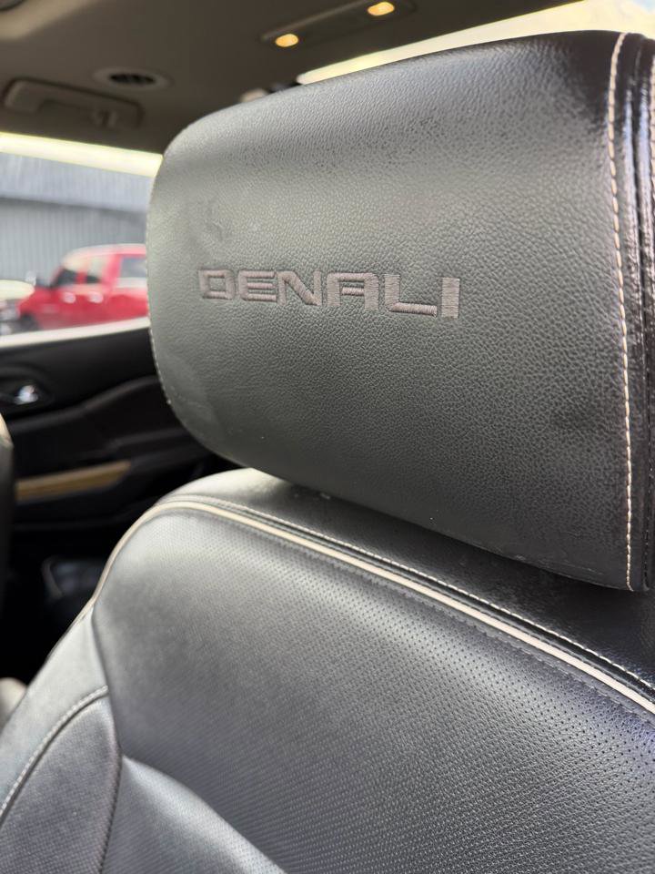 Used 2018 GMC Acadia Denali w/ Technology Package image 24