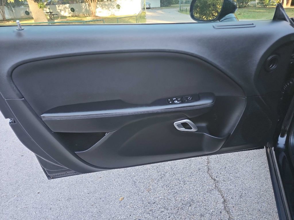 Used 2019 Dodge Challenger SXT image 11