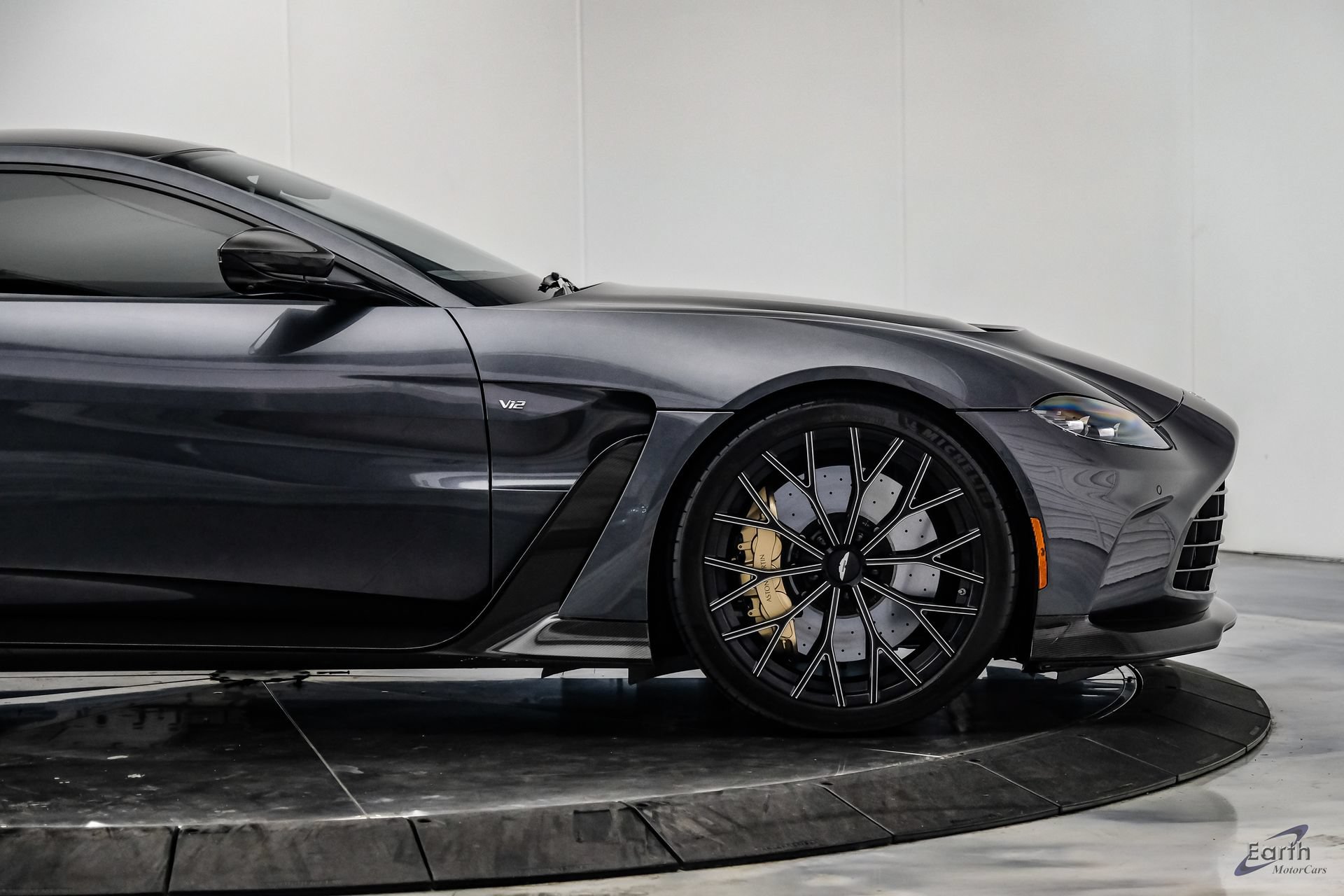 Used 2023 Aston Martin V12 Vantage RWD image 27
