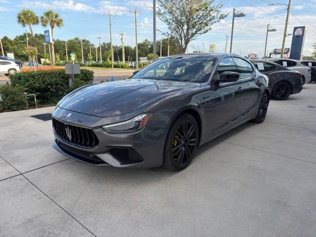 Used 2023 Maserati Ghibli Modena Q4 AWD/4WD image 2