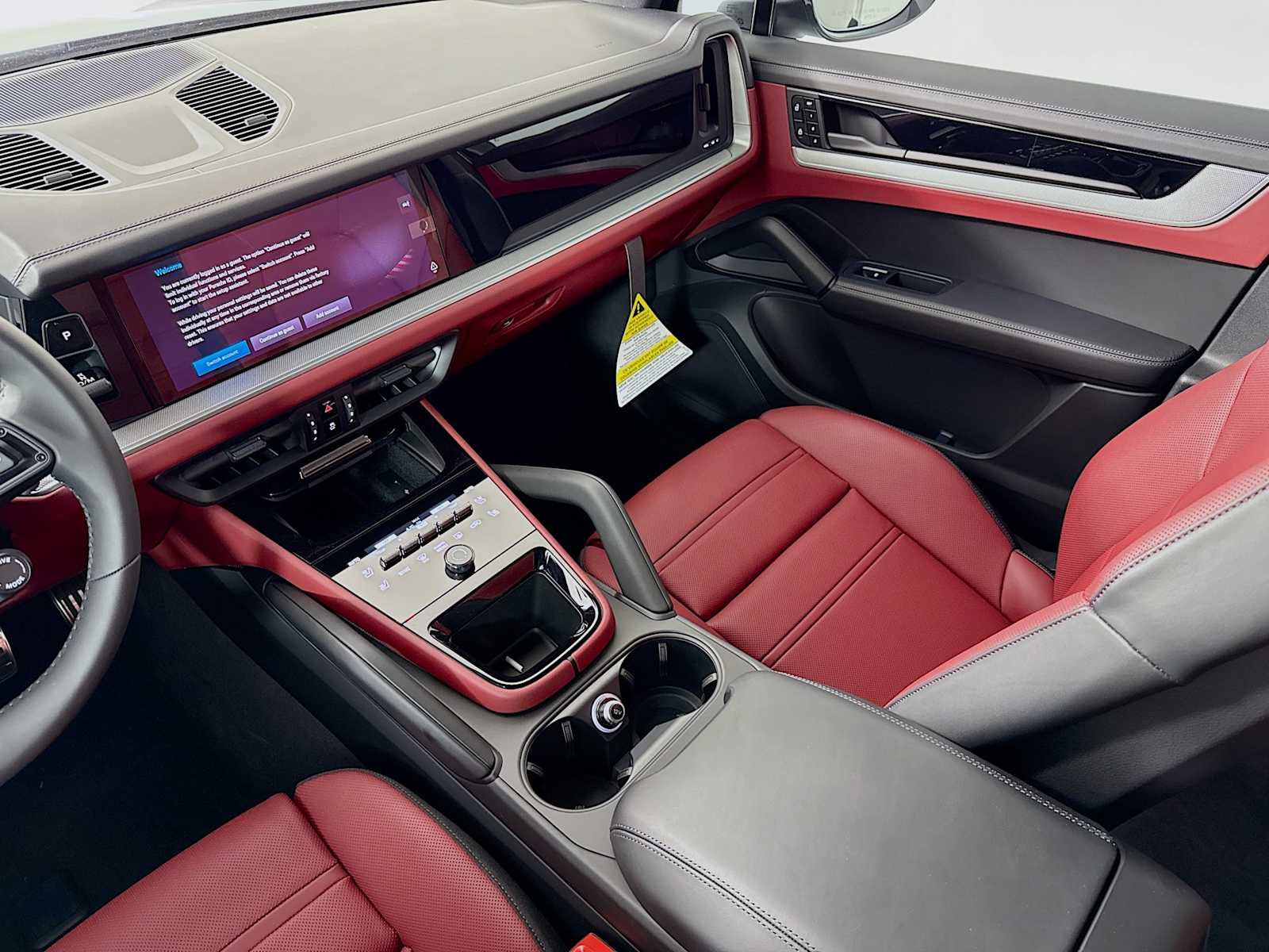 New 2025 Porsche Cayenne image 25