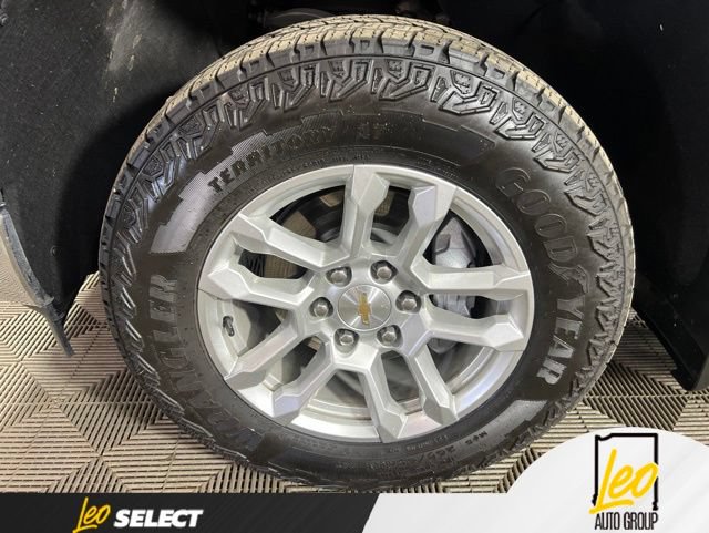 Used 2025 Chevrolet Silverado 1500 LT w/ Z71 Off-Road Package AWD/4WD image 6
