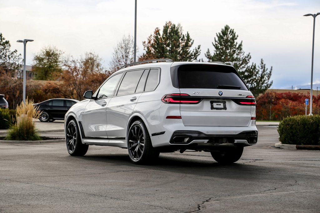 New 2026 BMW X7 xDrive40i image 3