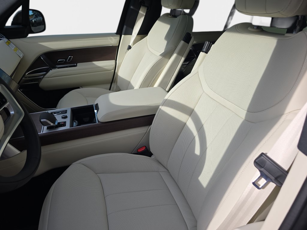 New 2027 Land Rover Range Rover Long Wheelbase SE AWD/4WD image 11