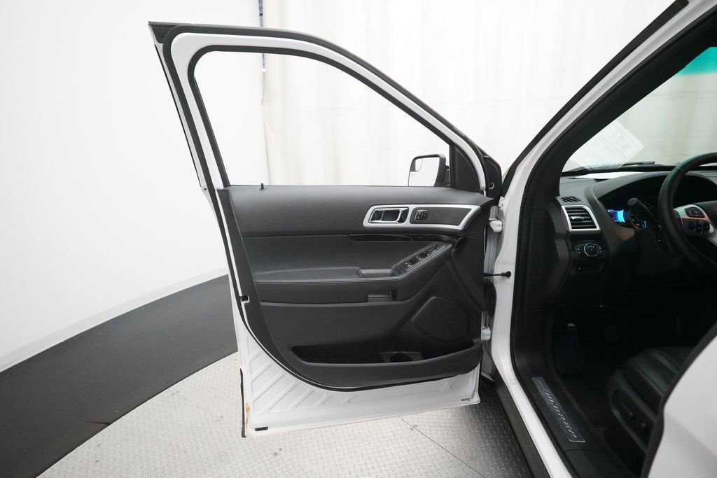 Used 2014 Ford Explorer Limited w/ Equipment Group 301A AWD/4WD image 30