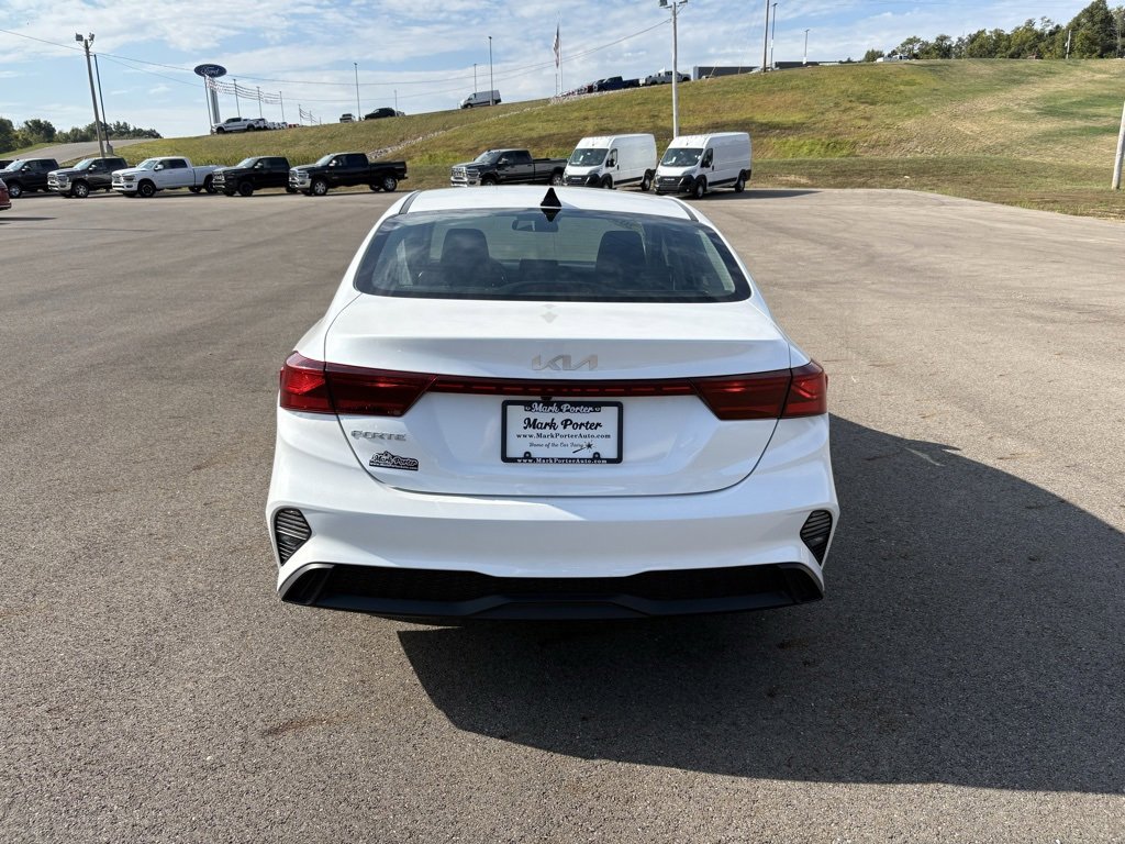 Used 2023 Kia Forte LXS FWD image 4