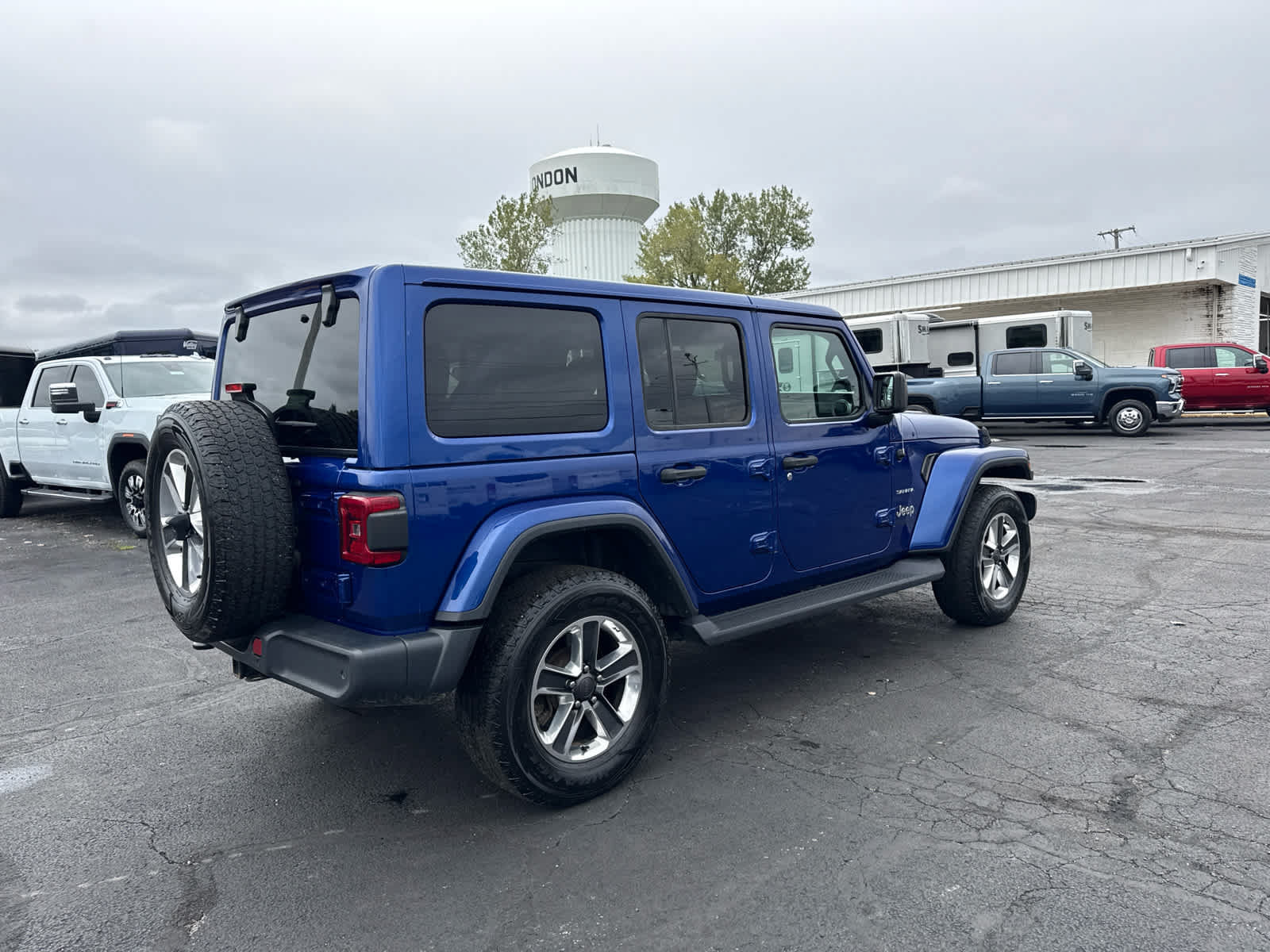 Used 2019 Jeep Wrangler Unlimited Sahara w/ Safety Group AWD/4WD image 5