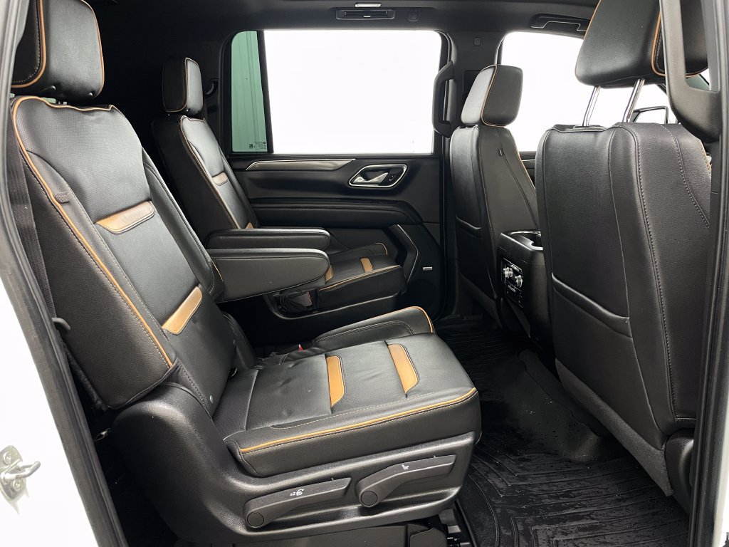 Used 2023 GMC Yukon XL AT4 w/ AT4 Premium Package AWD/4WD image 49